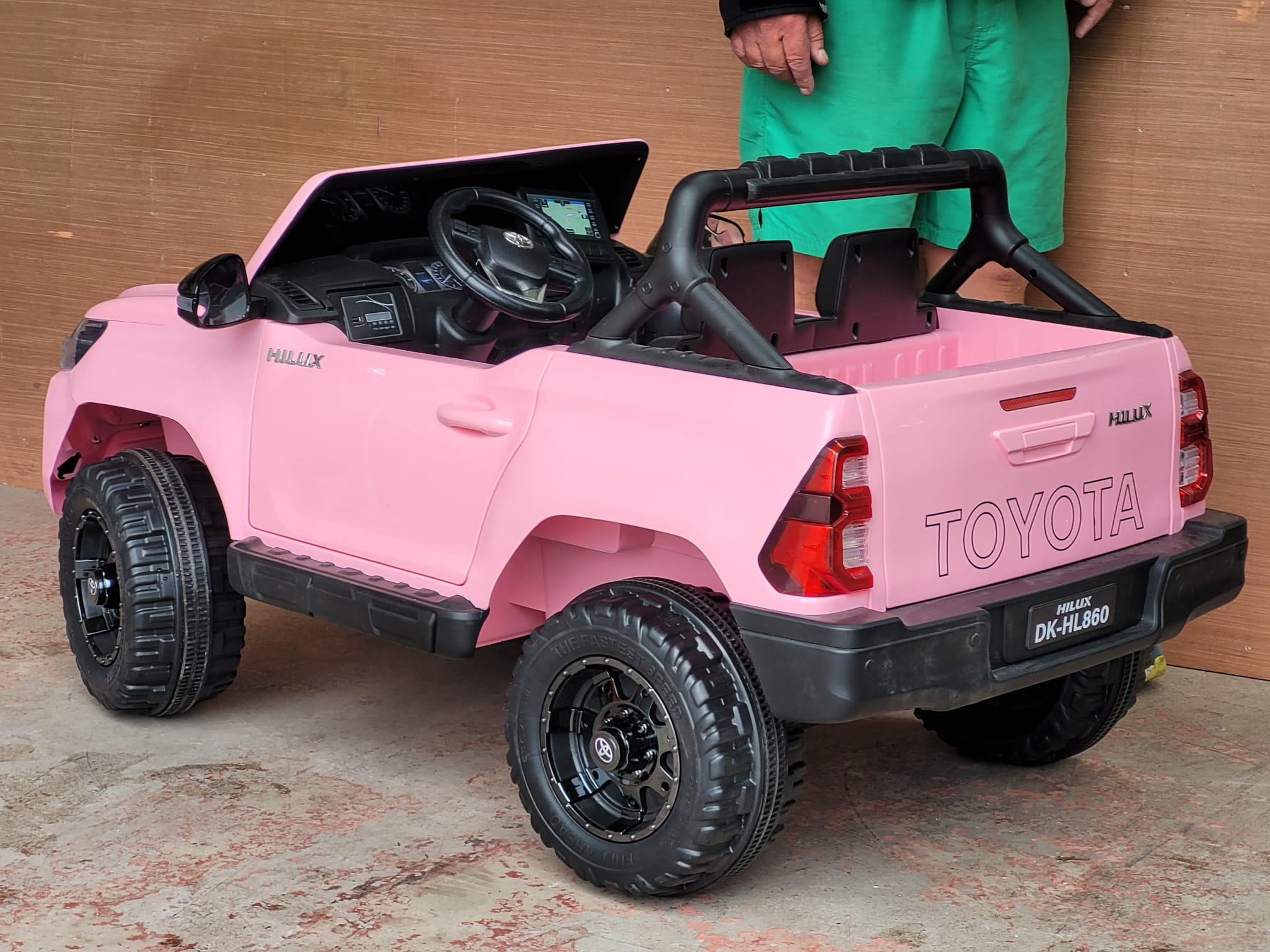 Toyota Hilux 12V Electric Ride On Jeep7