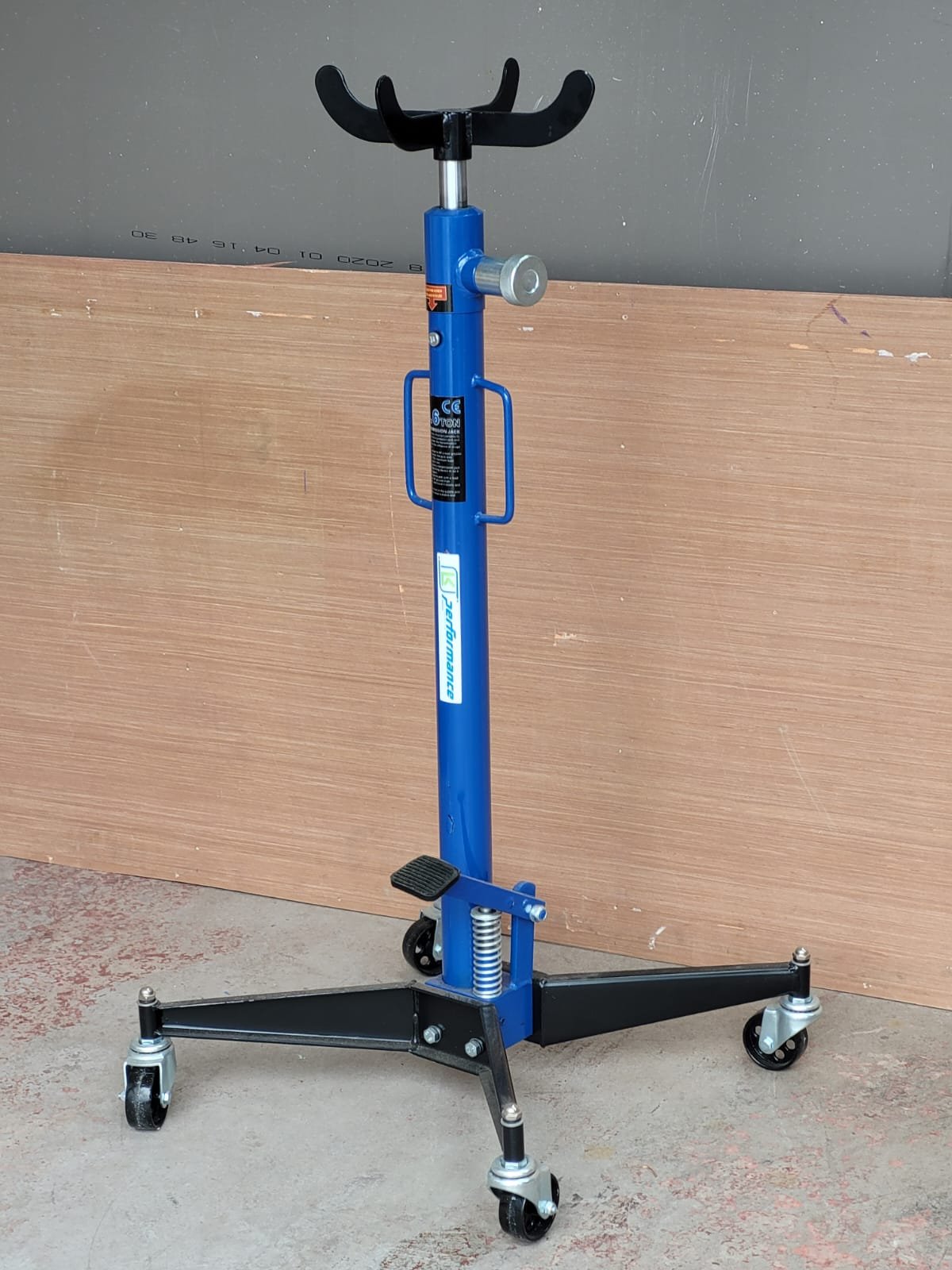 Manarola 0.6 Ton Transmission Jack